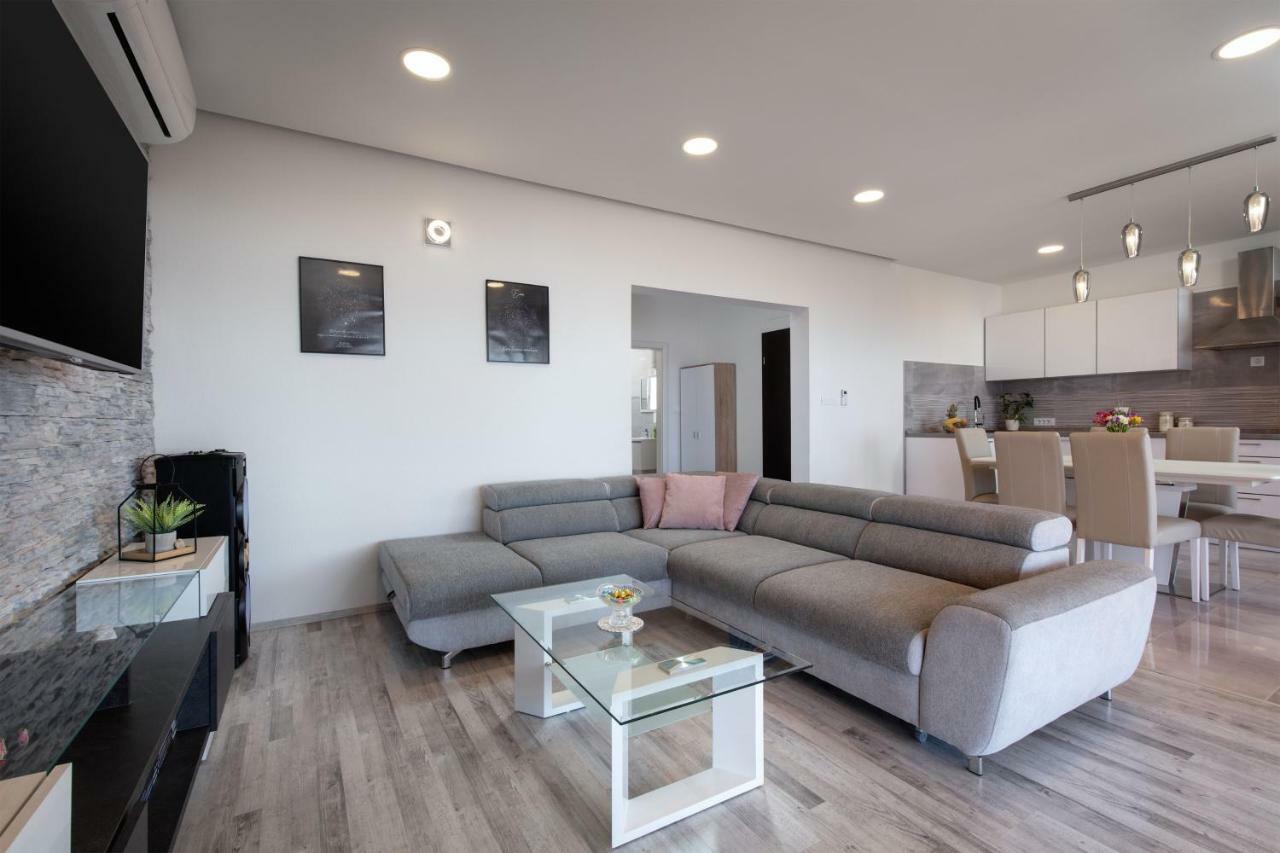 Luxury Apartment Nora Podstrana Eksteriør billede