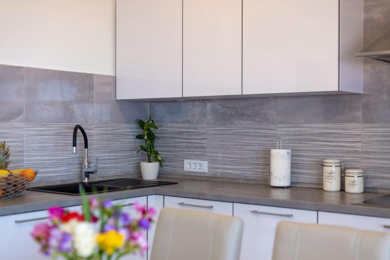 Luxury Apartment Nora Podstrana Eksteriør billede